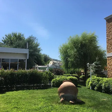 Alis Boutique Feriested